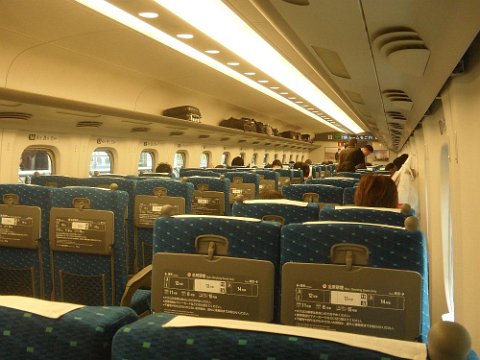 110206 - Shinkansen innen SAM_3372