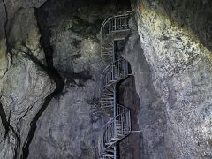 20150923-Vatnshellir, Wendeltreppe, IMG_7694