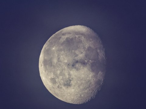 260406_06.49MESZ,Mond,R6HS3672