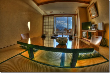 Zimmer_im_ryokan_IMG_0301_2_3_tonemapped_1000x