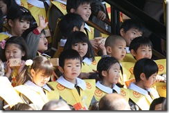 110203 - Asakusa Tempel Kinder IMG_0570