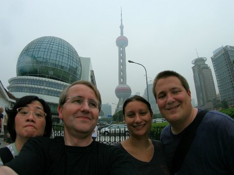 23_18_IMG_0050(Oriental Pearl Tower, Miyuki, Hans, Lena, Micha)