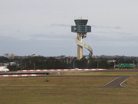 17-Rückflug - Sydney Airport Tower IMG_2794