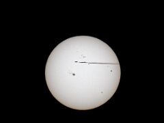 R6HS0428 Sonne mit Flugzeug und Sonnenflecken