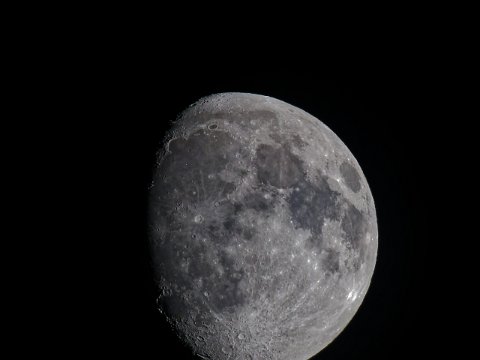 251101_18.08MEZ,Mond,R6HS2391