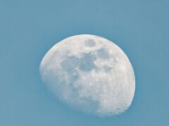 2603238_15.47MEZ,Mond,R6HS2750