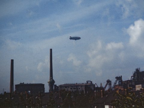 IMG_7319 Fujicolor Zeppelin über Niederberg